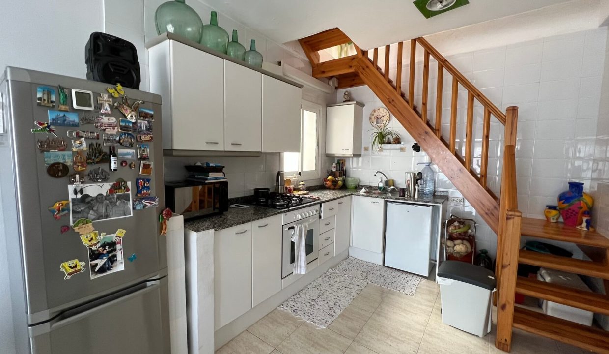 piso-venta-mas-oliva-roses-vistas-montana-8