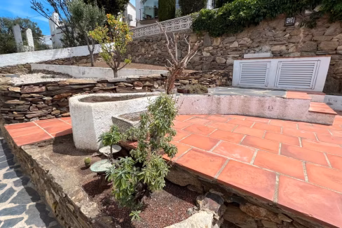 0d3f015f-6951-46e0-a037-0e7b0d8caa7f