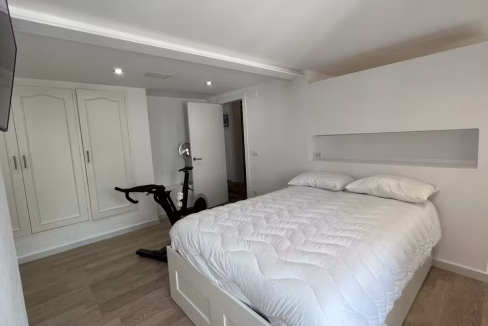 2ea0bdb5-9e75-4a49-a704-63fa6b93ce65