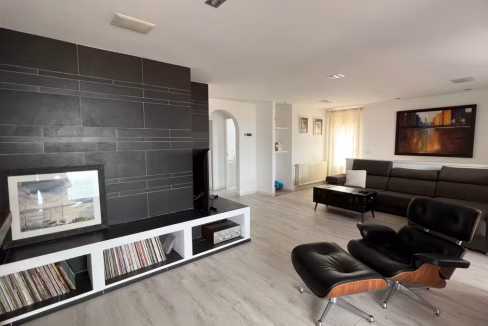 9e5474c8-6a8a-4dc7-9c9e-64b0579ddb2b