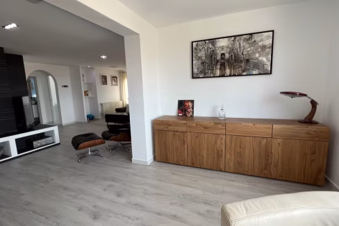 c9060270-efb1-45d7-a2d7-63b26b349618