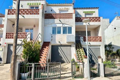 casa-adosada-en-venta-puig-rom-roses (1)