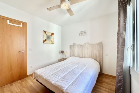 casa-adosada-en-venta-puig-rom-roses (15)