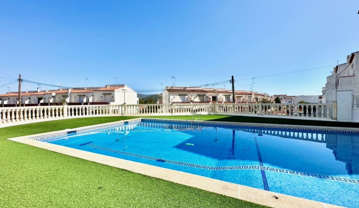 casa-adosada-en-venta-puig-rom-roses (27)