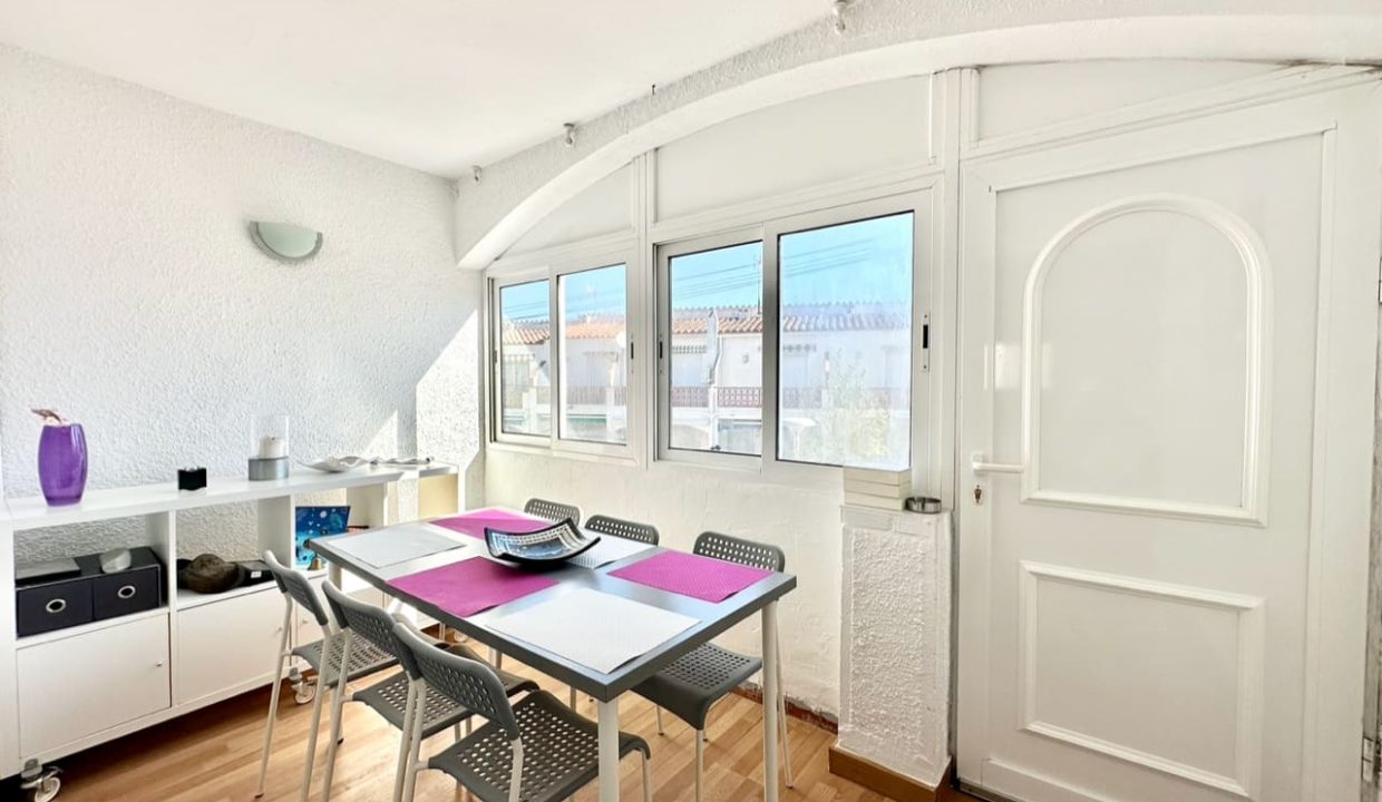 casa-adosada-en-venta-puig-rom-roses (5)