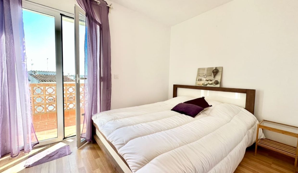 casa-adosada-en-venta-puig-rom-roses (8)